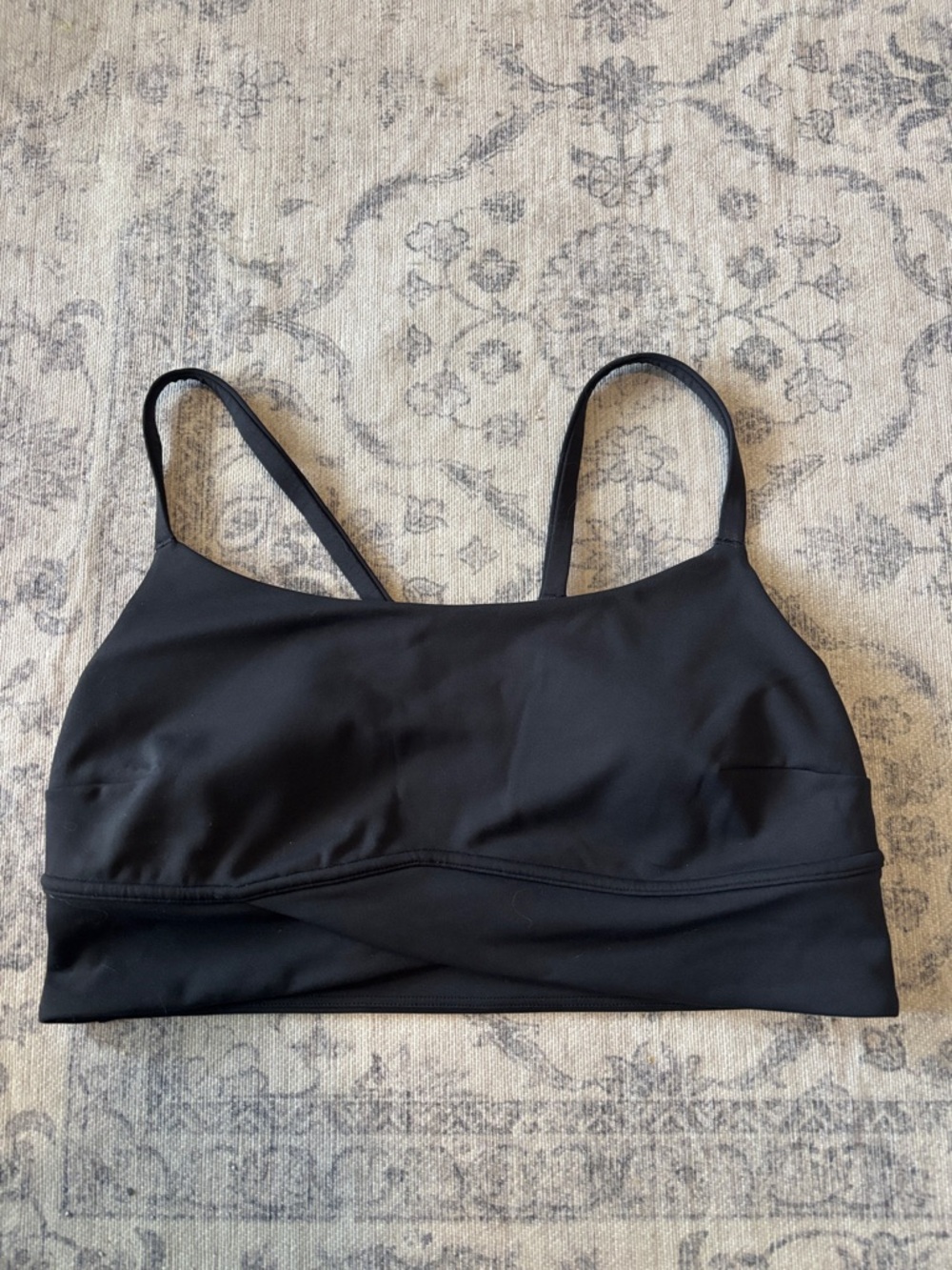 Lululemon Women’s Wunder Train Strappy Wrapped Bra C/D Cup - size 10 - black